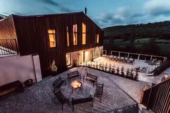 Yoga Retreat in the Peak District, UK Yoga Retreat in the Peak District, UK